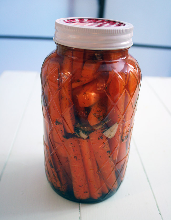 a jar of pickled carrots