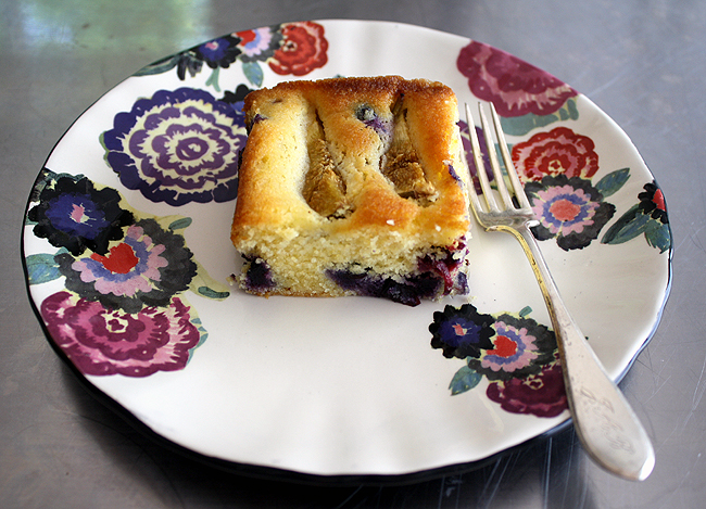 almond-y fig cake with blueberries