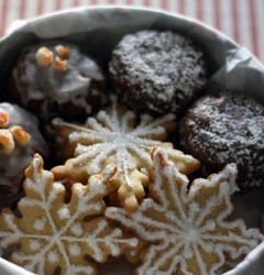 cookie_tin cookie_tin